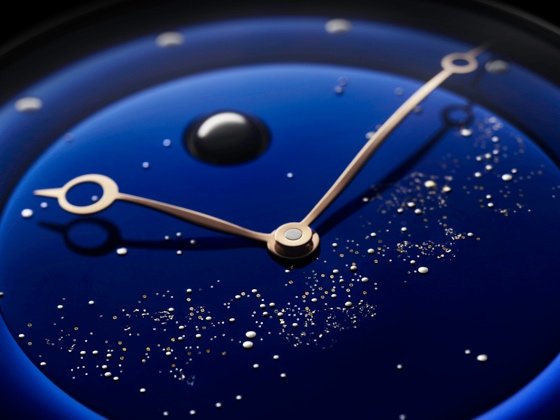 De Bethune lança relógio de 66 diamantes inspirado na Via Láctea