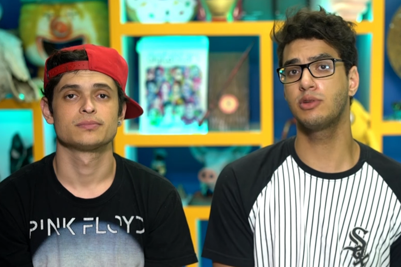 Dupla de youtubers é paga para defender o governo