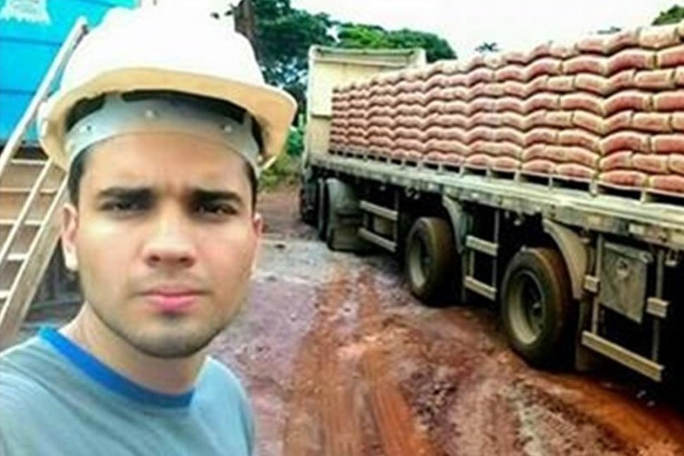 Alezzia contrata estagiário demitido por machismo