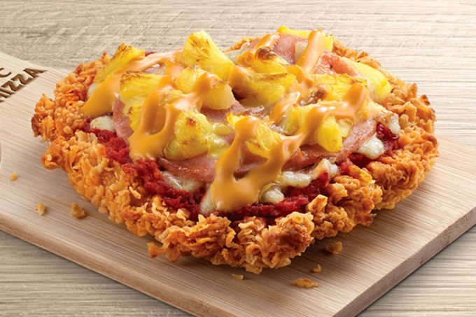 KFC lança a 'Chizza': pizza com frango frito no lugar da massa