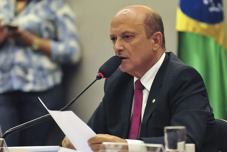 Lelo Coimbra: até as 14h05 faltavam 30 deputados para atingir o quórum (José Cruz/Agência Brasil)