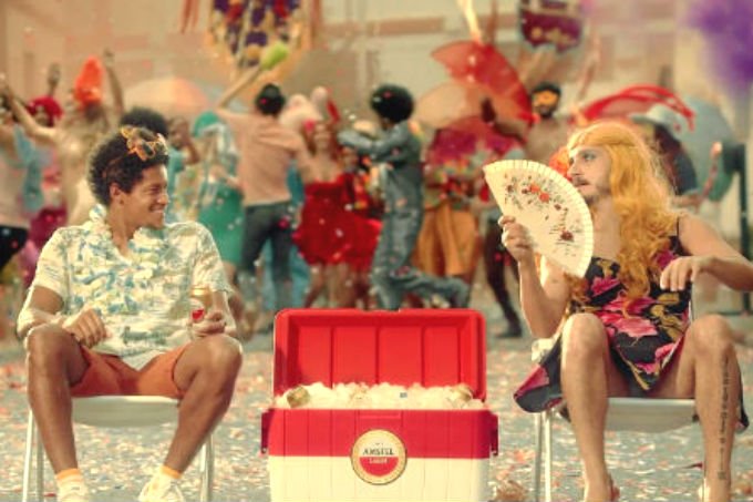 Amstel investe no Carnaval com campanha provocativa