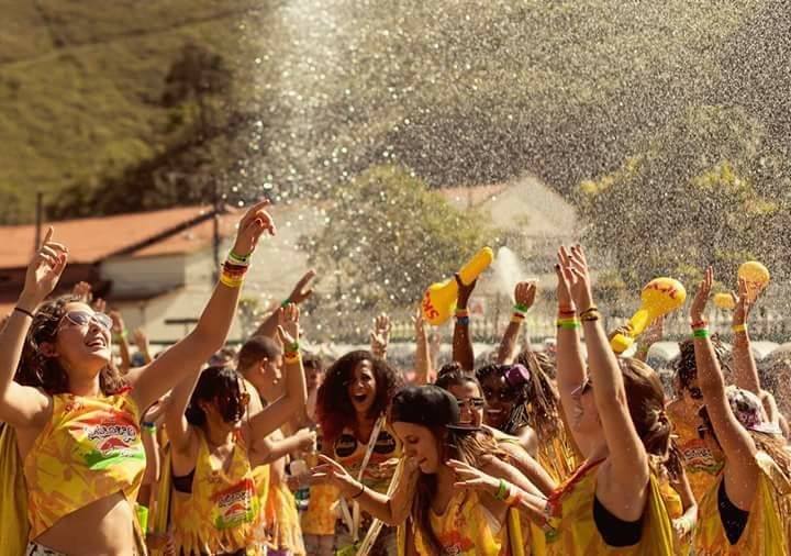 Quem trabalhou no Carnaval tem direito a hora extra?