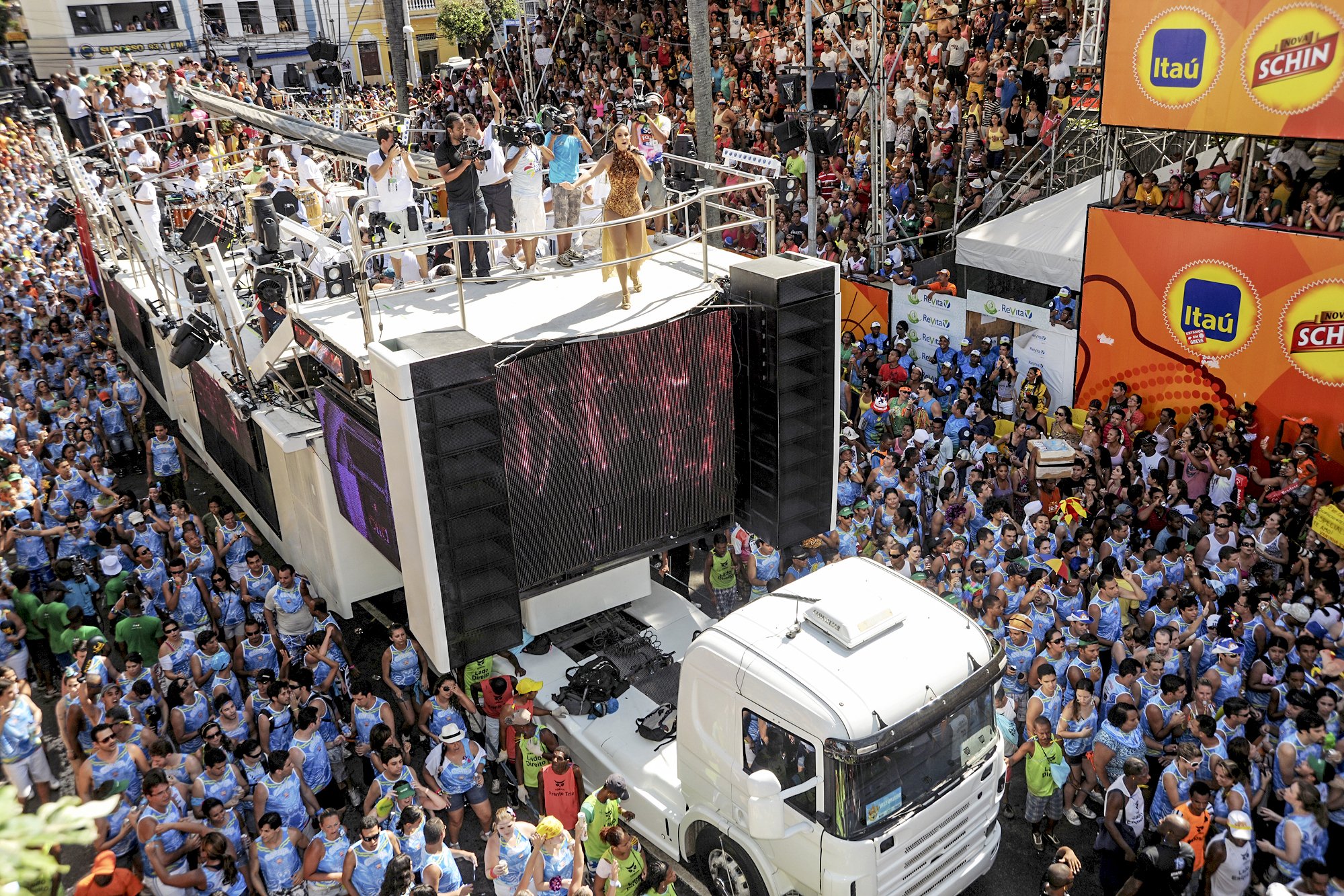 Ele começou com um Fusca e já fez até o Carnaval de Ivete Sangalo