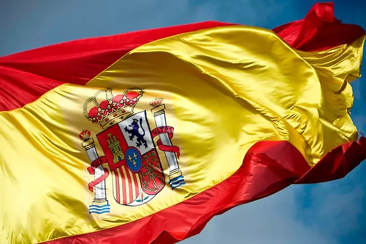 Bandeira espanhola (digicomphoto/Thinkstock)