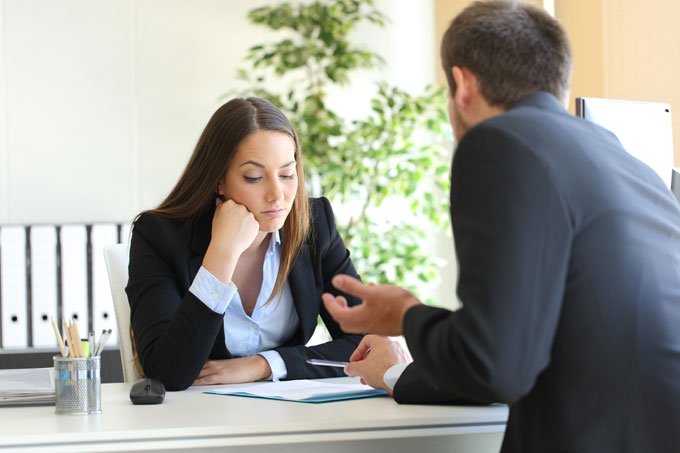 5 atitudes arruínam a entrevista de emprego imediatamente