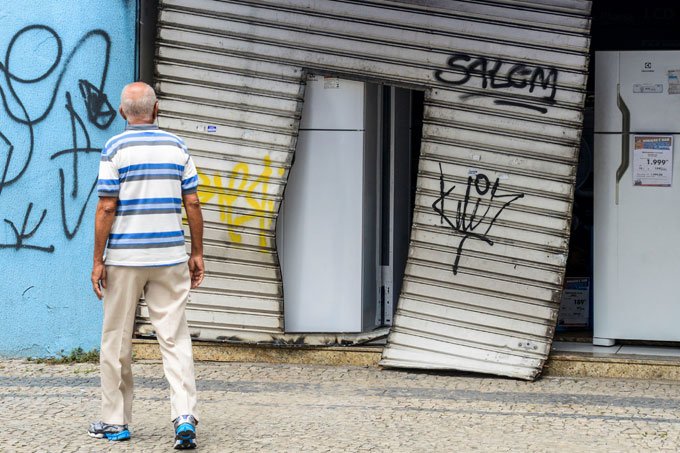 Com medo, moradores do ES evitam sair de casa