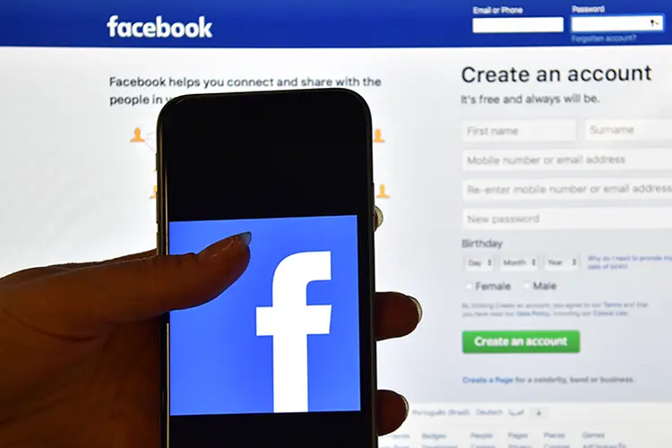 Facebook negou que aproveitou ideias do Snapchat na atualização de seu aplicativo, afirmando que recebeu demanda dos próprios usuários (Foto/Getty Images)