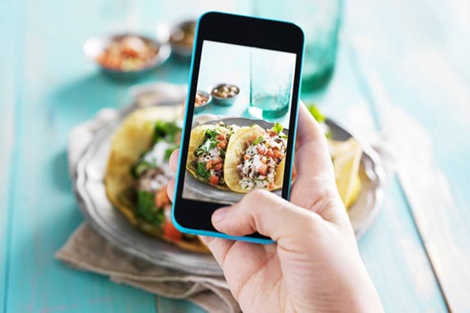 Nossa fixação por fotografar comida tem efeito colateral perigoso