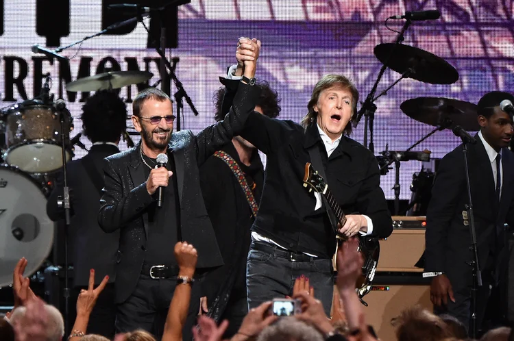 Ringo Starr e Paul McCartney: o baterista Starr publicou na segunda-feira uma foto de ambos no Twitter (Mike Coppola/Getty Images)