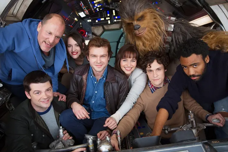 Atores do filme do Han Solo: na foto no Twitter é a 1ª vez em que aparece um dos personagens principais do filme (foto/Divulgação)