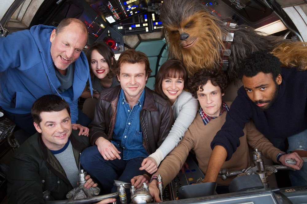 Diretor divulga 1ª foto de personagem de filme sobre Han Solo