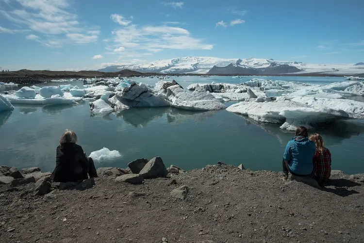 Jökulsárlón: o lago agora é um dos principais pontos turísticos do país e atrai cerca de meio milhão de visitantes por ano (Emstrur/CC BY-SA 4.0/Wikimedia Commons)