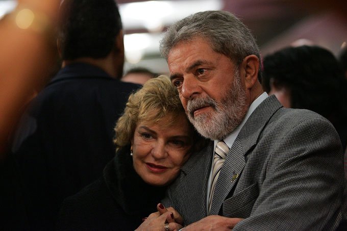 Marisa e Lula: "Errei. Minha consciência me leva a fazer o correto: pedir desculpas à pessoa diretamente afetada, o ex-presidente Lula" (Lula/Divulgação)