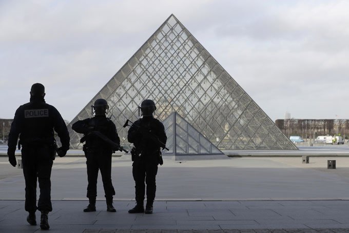 Louvre: local é onde o candidato Emmanuel Macron planeja reunir a imprensa e apoiadores caso vença a disputa (Reuters/Reuters)