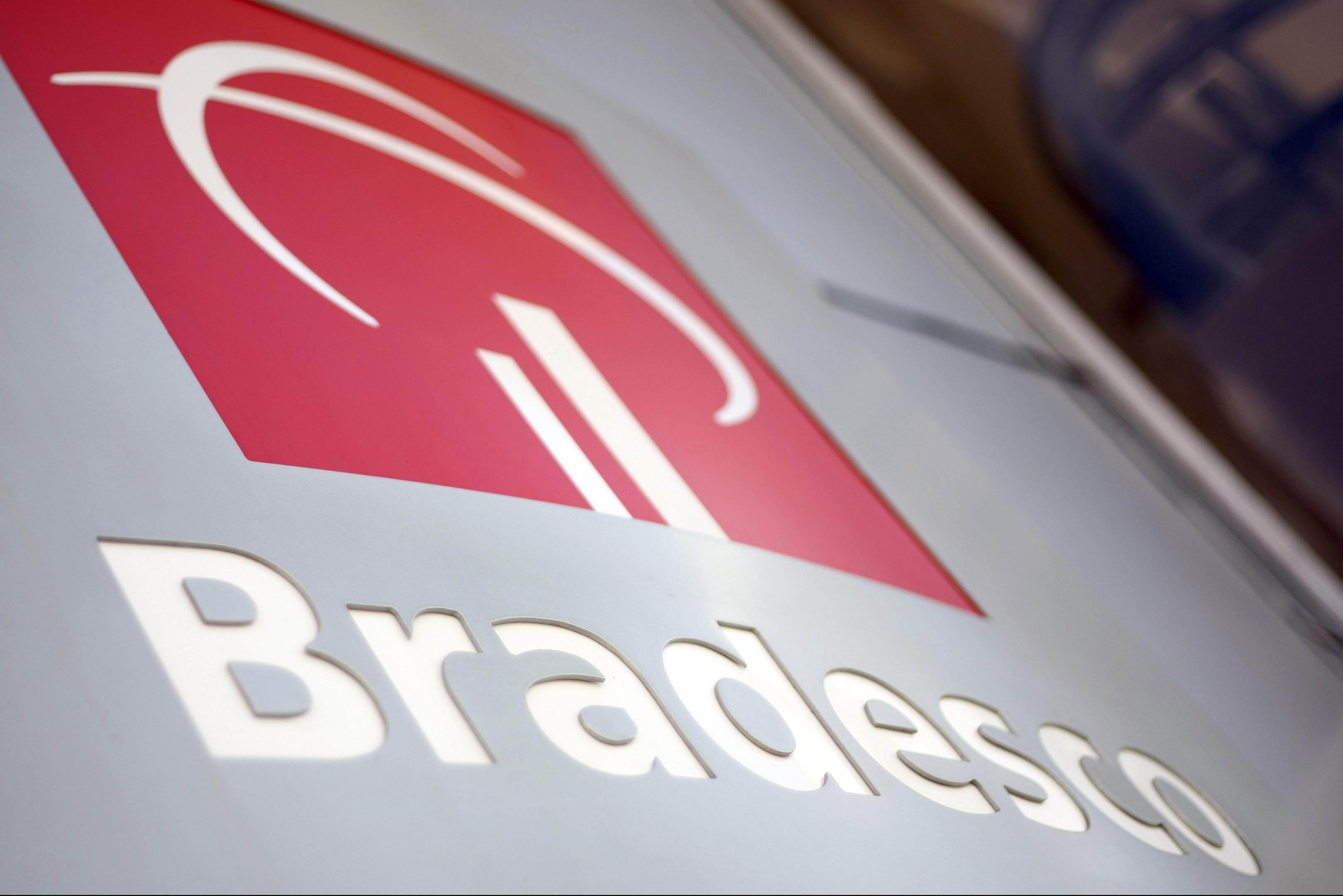 Bradesco lança plano de demissão voluntária