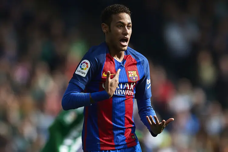 Neymar: diretores do Barcelona informaram ao jogador que o clube não reduzirá nem um euro da cláusula de rescisão (Getty/Getty Images)
