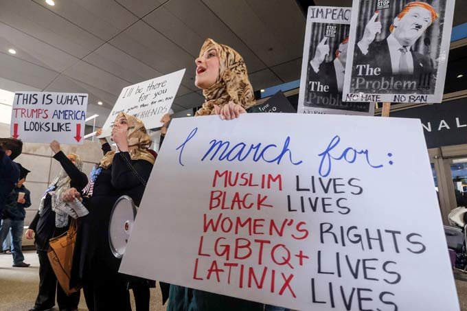 Milhares protestam contra veto migratório de Trump em Nova York