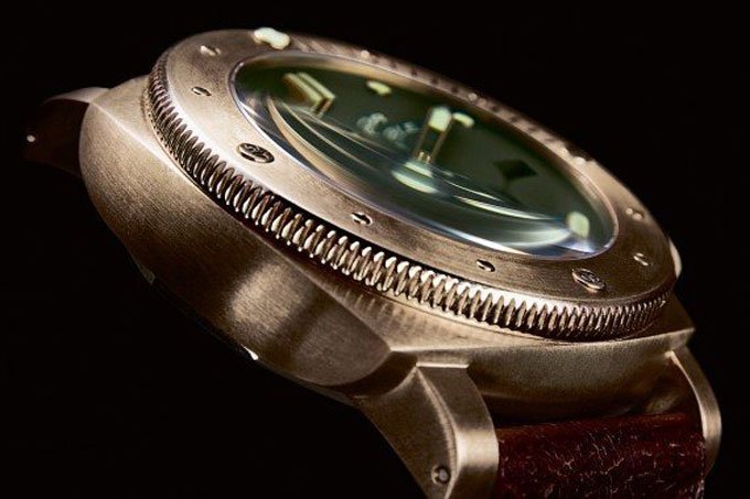9 relógios com caixa elaborada em bronze