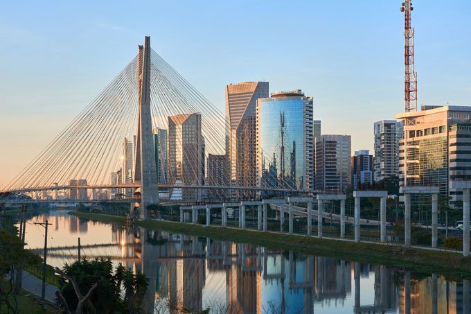 PONTE ESTAIADA: A matriz elétrica limpa brasileira é uma das vantagens competitivas das empresas nacionais num contexto de baixo carbono (São Paulo/Divulgação)