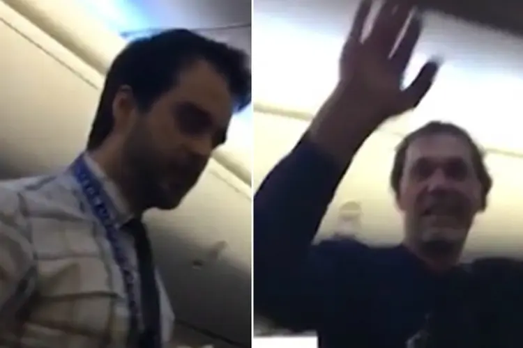 Tripulante retira passageiro de voo da United Airlines (YouTube/Divulgação)