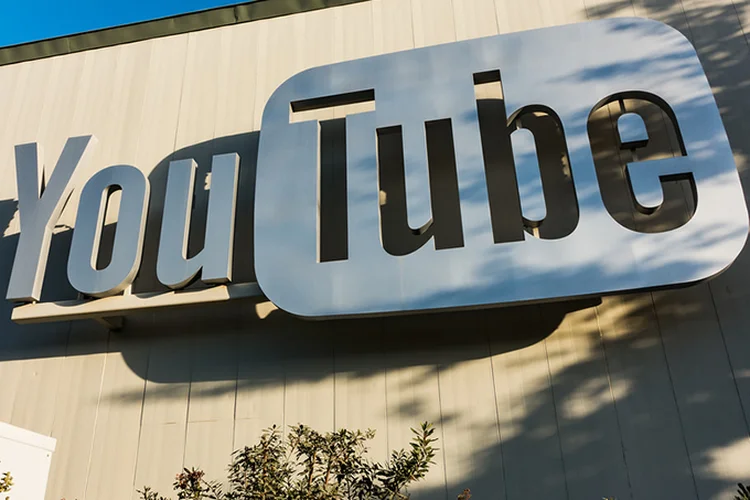 YouTube: um vídeo antissemita apareceu junto com propagandas da seguradora Axa na Alemanha, da companhia de petróleo Total na França (Flickr/Karmin/Reprodução)