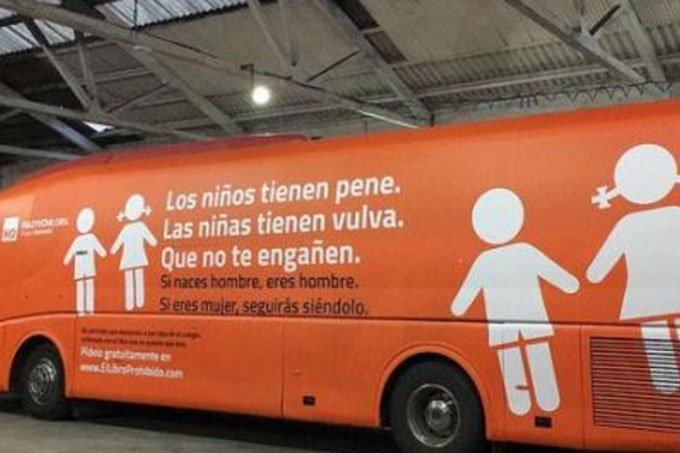 Ônibus: ele é parte de uma campanha do grupo contra a promoção do direito da liberdade sexual ou de gênero (Divulgação)