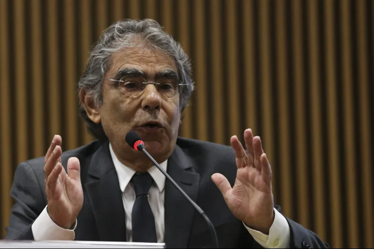 Ayres Brito: "seria ruim que eles combinassem as ações nos bastidores", afirmou (José Cruz/Agência Brasil)