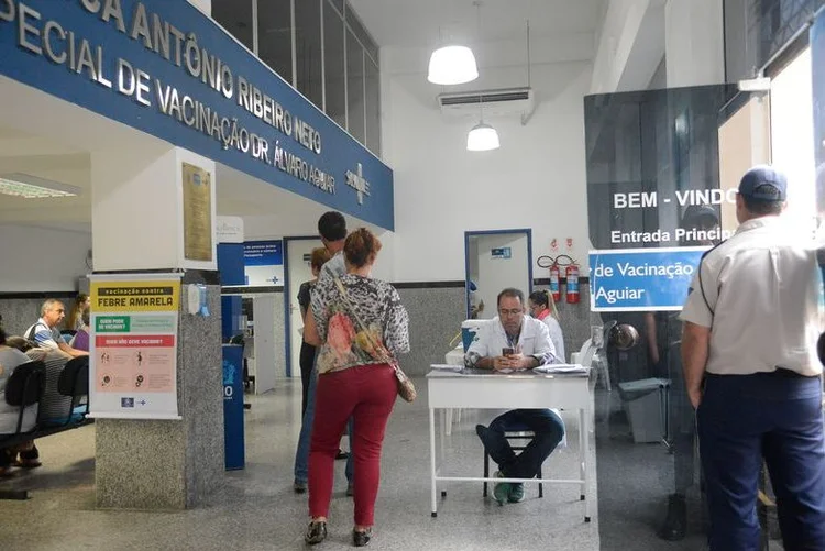 Vacinação: 400 mil doses da vacina foram aplicadas desde o início do ano na cidade (Tânia Rêgo/Agência Brasil)