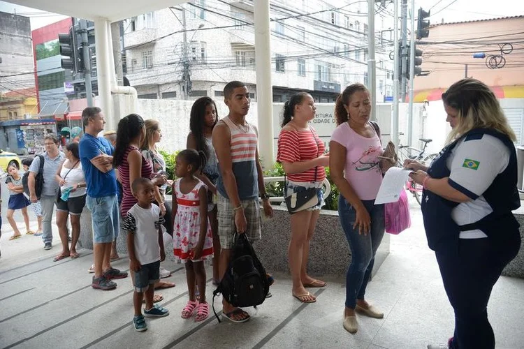 Vacina fracionada: inicialmente, as aplicações iniciariam na capital paulista no dia 26 por causa do feriado (Tânia Rêgo/Agência Brasil)