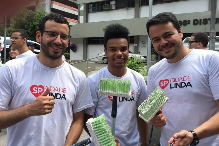 Vereador Fernando Holiday participa de ação "paralela" do Cidade Linda (Facebook/Fernando Holiday/Reprodução)