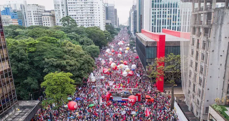 Protestos na Paulista: segundo organizadores, atos querem motivar trabalhadores a fazer greve geral no dia 28 de abril (Ricardo Stuckert/Divulgação)