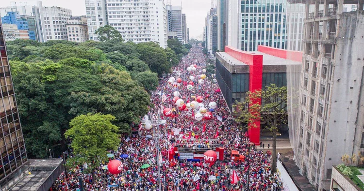 Protestos na Paulista: segundo organizadores, atos querem motivar trabalhadores a fazer greve geral no dia 28 de abril (Ricardo Stuckert/Divulgação)