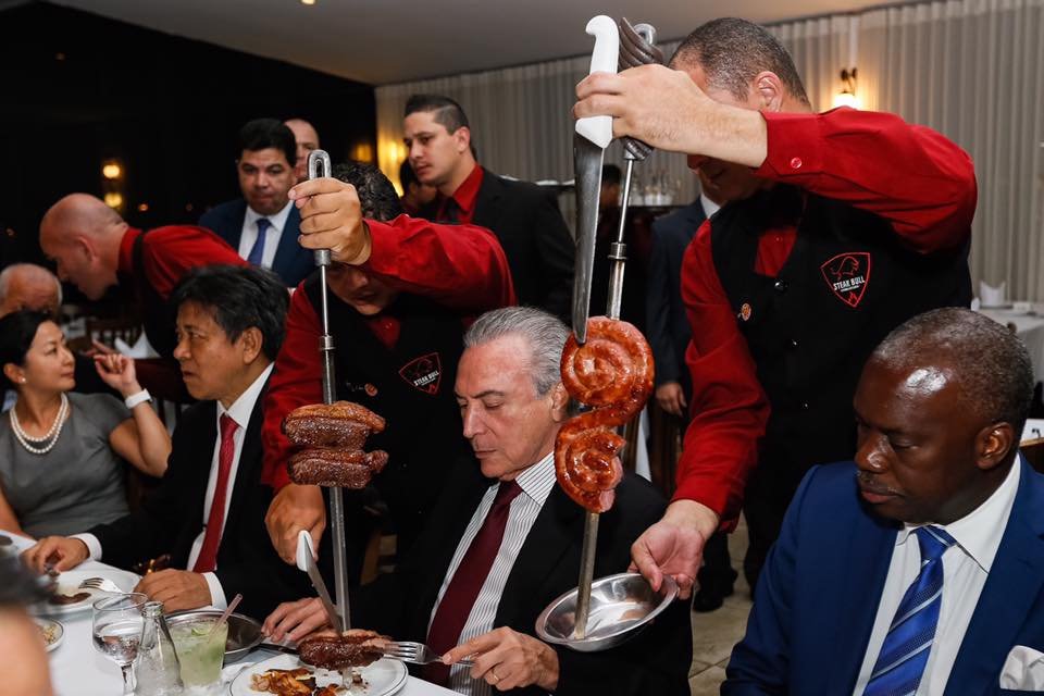 Temer janta com embaixadores em churrascaria após Operação Carne Fraca - 19/03 (Michel Temer/Facebook/Divulgação)