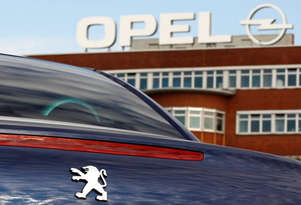 Comissão Europeia aprova compra da Opel pela Peugeot