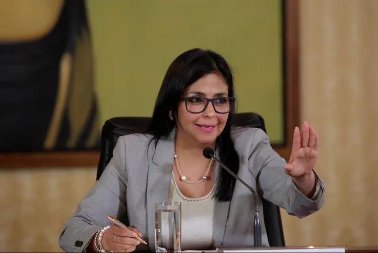 Delcy Rodríguez, ministra venezuelana, sobre reunião da OEA: "eu recebi instruções do presidente Nicolás Maduro para começar o processo de remoção da Venezuela dessa organização" (Marco Bello/Reuters)