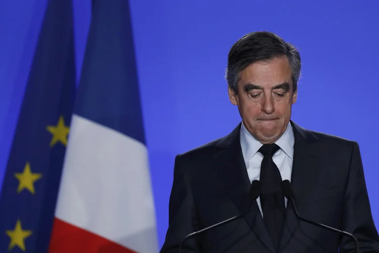Fillon: o candidato foi formalmente acusado por desvio, apropriação indevida de recursos públicos e por não ter declarado empréstimo de 50 mil euros de empresário (Christian Hartmann/Reuters)