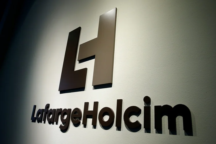 LafargeHolcim: a empresa reconheceu que a filial local, que pertencia na época à francesa Lafarge, "repassou fundos a terceiros" (Arnd Wiegmann/Reuters)