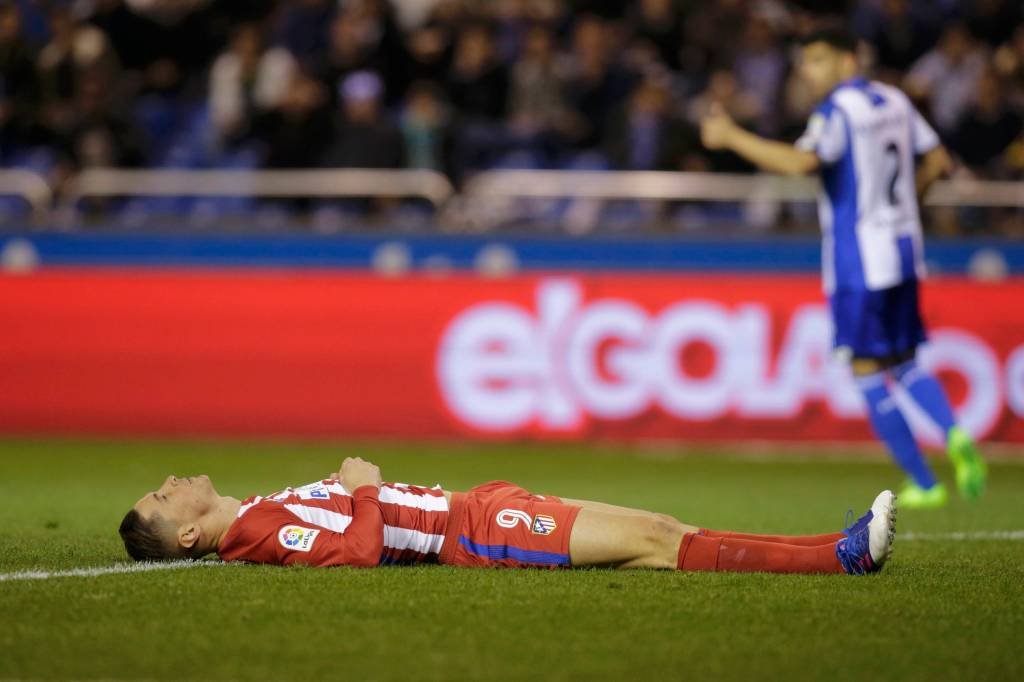 Fernando Torres recebe alta de hospital após pancada na cabeça