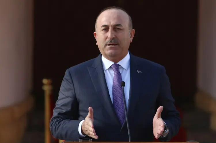 Mevlut Cavusoglu: chanceler enfatizou a oposição da Turquia à decisão dos EUA de fornecer armas aos combatentes curdos (Yiannis Kourtoglou/Reuters)