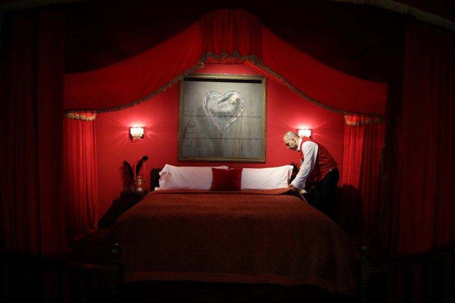 <span>Suíte do hotel de Banksy em Belém, Cisjordânia, dia 03/03/0217</span>