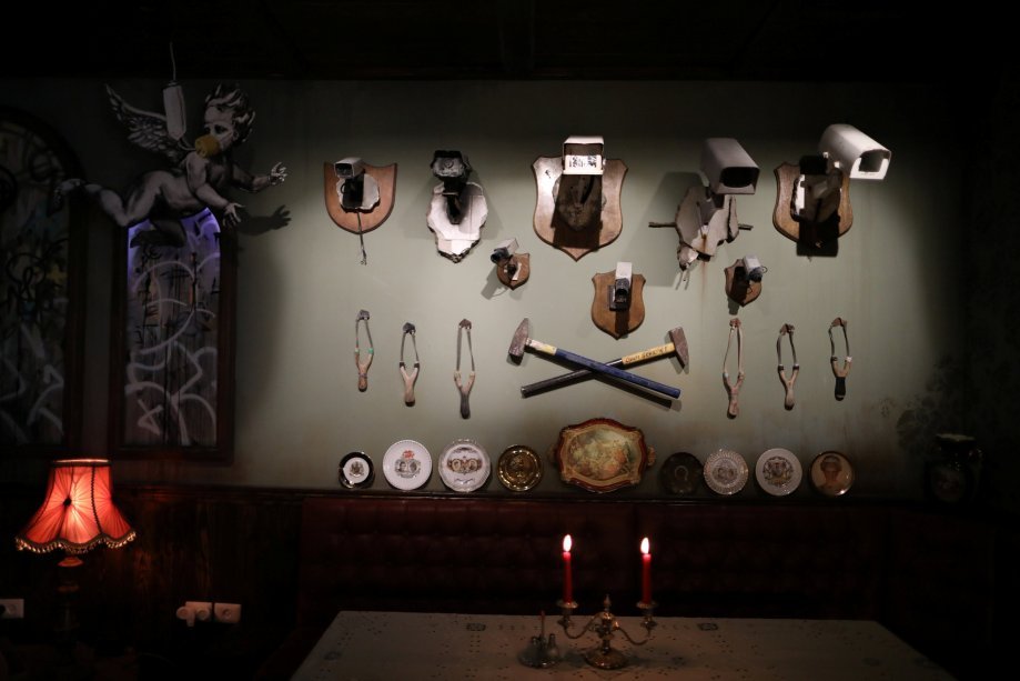 <span>Hotel em Belém, Cisjordânia, do artista de rua Banksy, dia 03/03/2017</span>