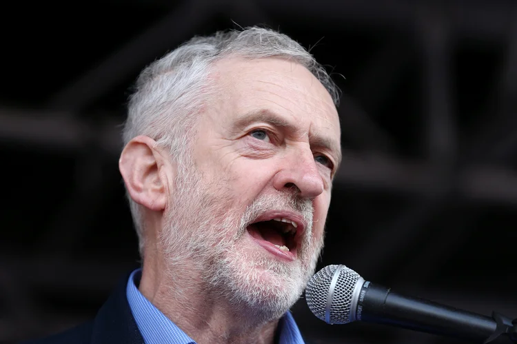 Jeremy Corbyn: "sim, nós temos um problema, nós nunca deveríamos ter cortado o número de policiais" (Neil Hall/Reuters)