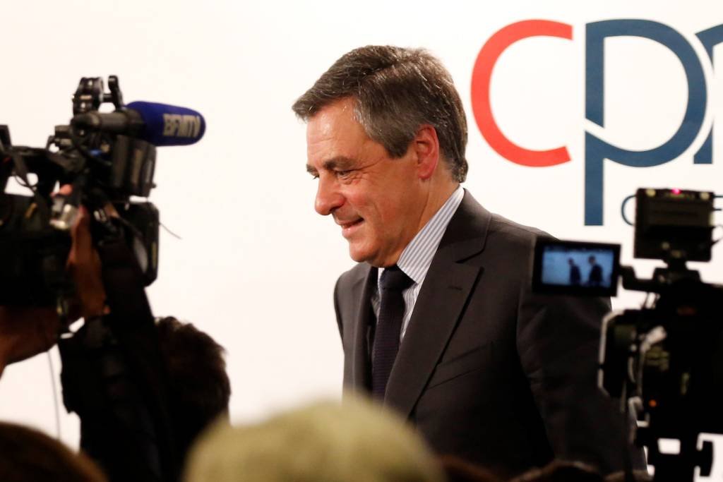 Conservador francês pede perdão por escândalo de cargos fantasmas