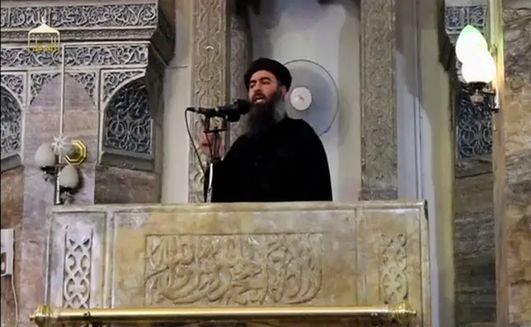 Abu Bakr al-Baghdadi, em 2014: no púlpito da mesquita Al Nuri, líder do EI declara califado (Reuters/Reuters)