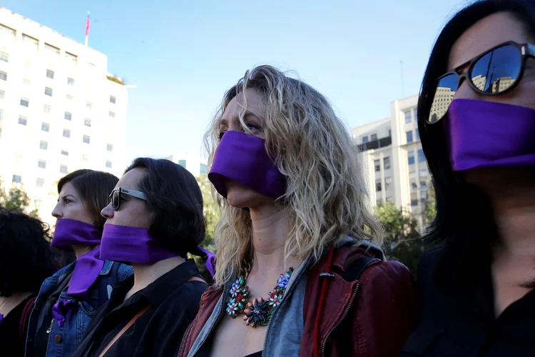 Dia Internacional da Mulher: "as mulheres das Américas enfrentam uma série de desafios: a cobertura midiática sexista, os estereótipos de gênero e a divisão de gênero do trabalho político" (Carlos Vera/Reuters)