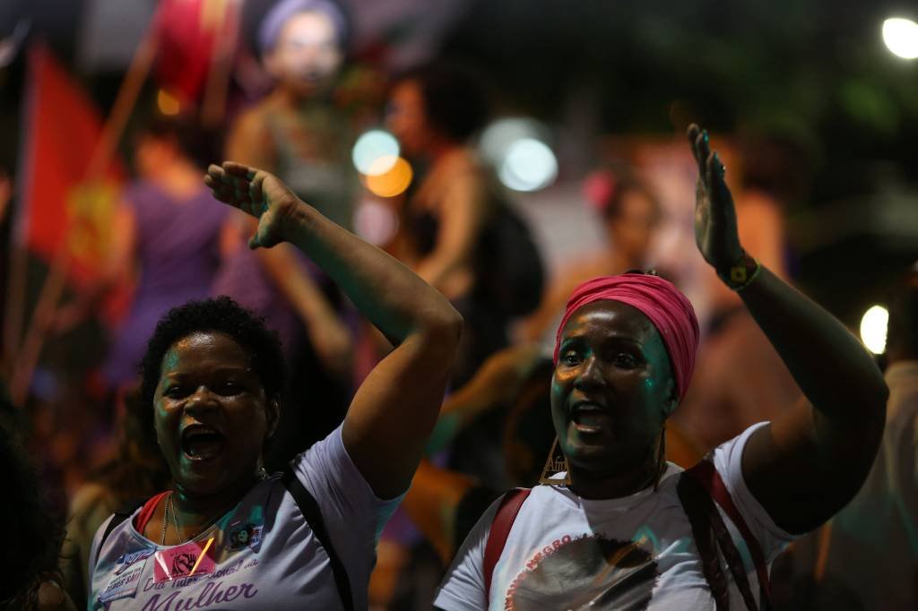 Marcha no Rio pede fim da violência contra a mulher