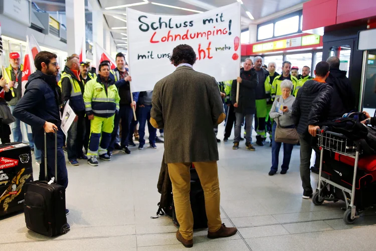 Greve: o sindicato do setor serviços reivindica melhoras salariais (Hannibal Hanschke/Reuters)