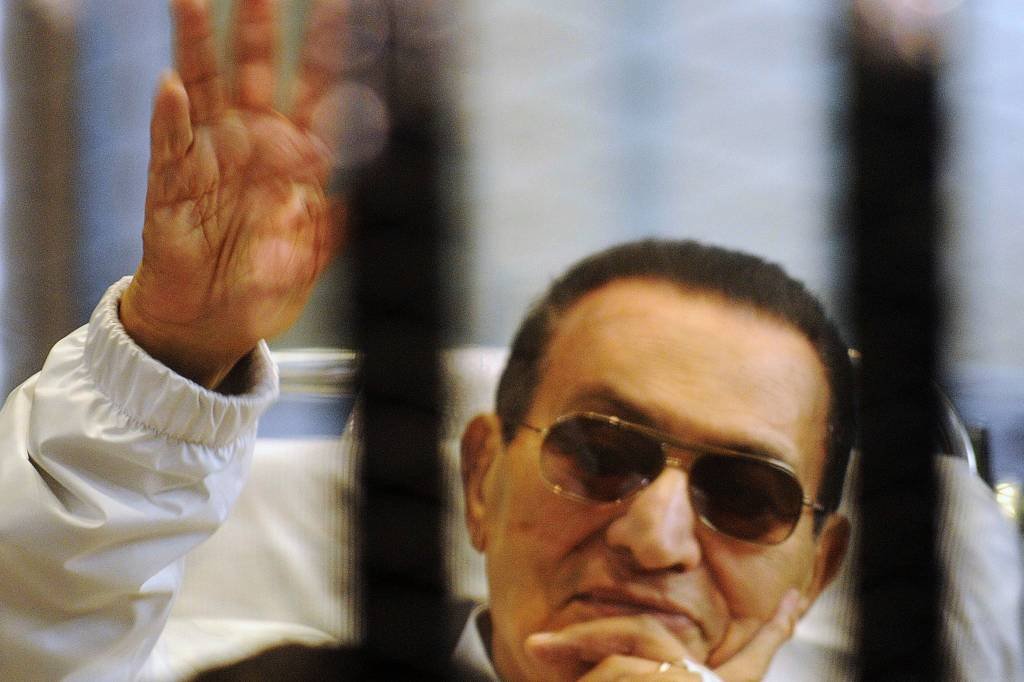 Liberdade de Mubarak é fim simbólico da Primavera Árabe no Egito