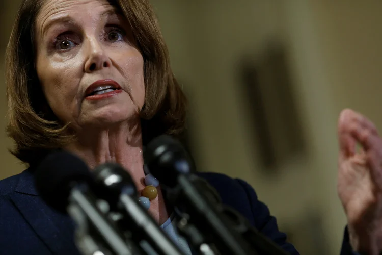 Nancy Pelosi:"Este orçamento devastaria a inovação que impulsiona nossa economia, a pesquisa que cura nossas doenças, a educação que dá poder a nossas crianças" (Aaron P. Bernstein/Reuters)